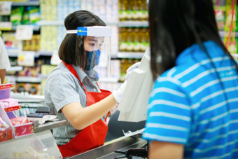 Safe Practices for Retailers & Retail Workers Handling Food